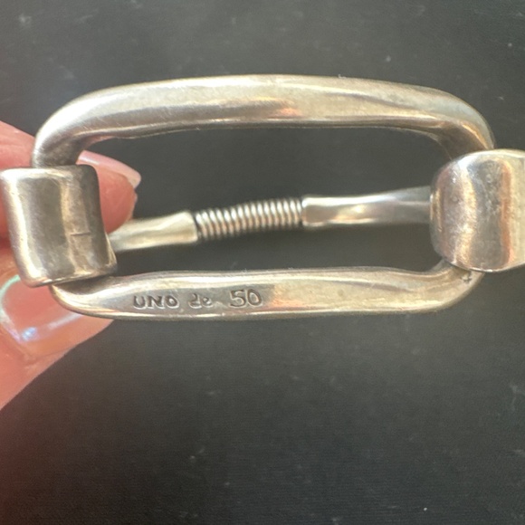 Uno de 50 spring load clasp bracelet - Picture 2 of 4